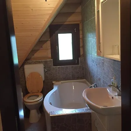 Holden Log House Gyarmat Lodge *