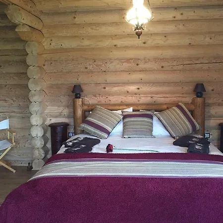Holden Log House Gyarmat *