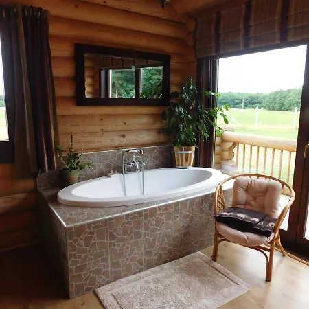 Lodge Holden Log House Gyarmat *