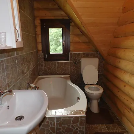 Holden Log House Gyarmat * Győr