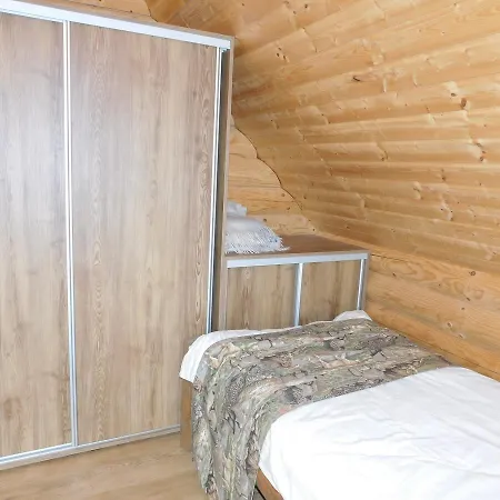 Holden Log House Gyarmat *