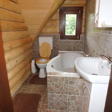 Holden Log House Gyarmat *