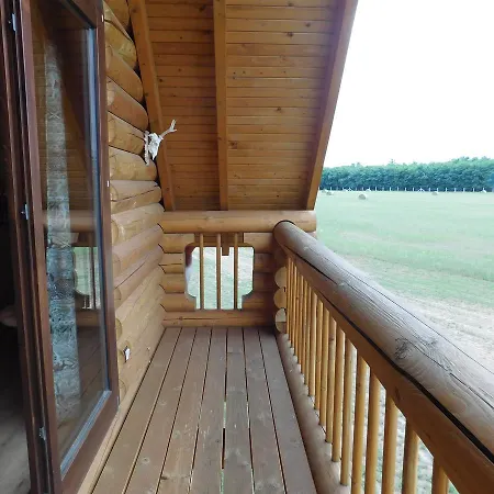 Holden Log House Gyarmat Lodge Győr